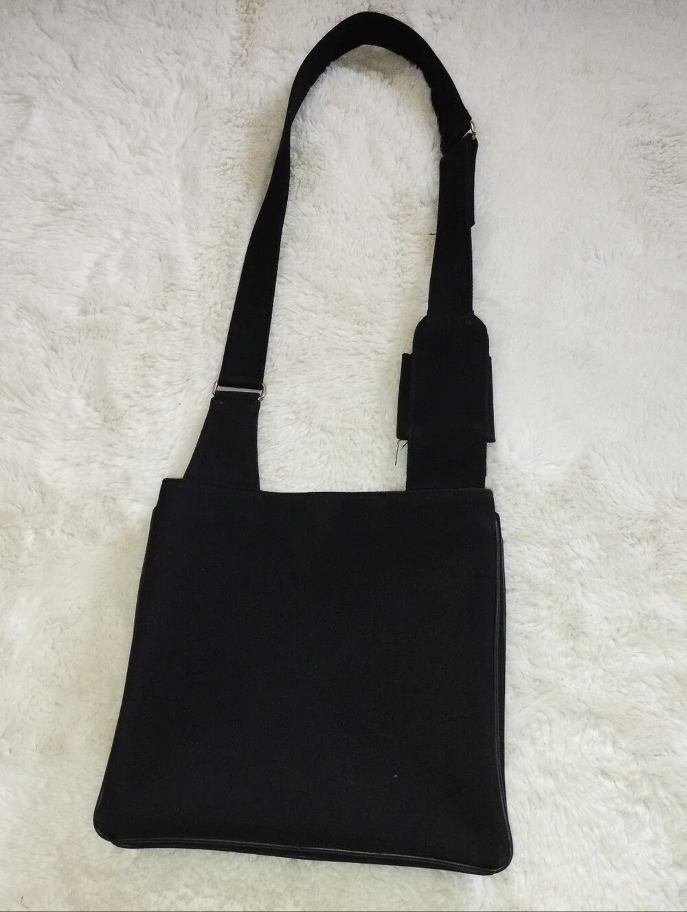 The Limited Black Men’s Messenger Crossbody Bag
